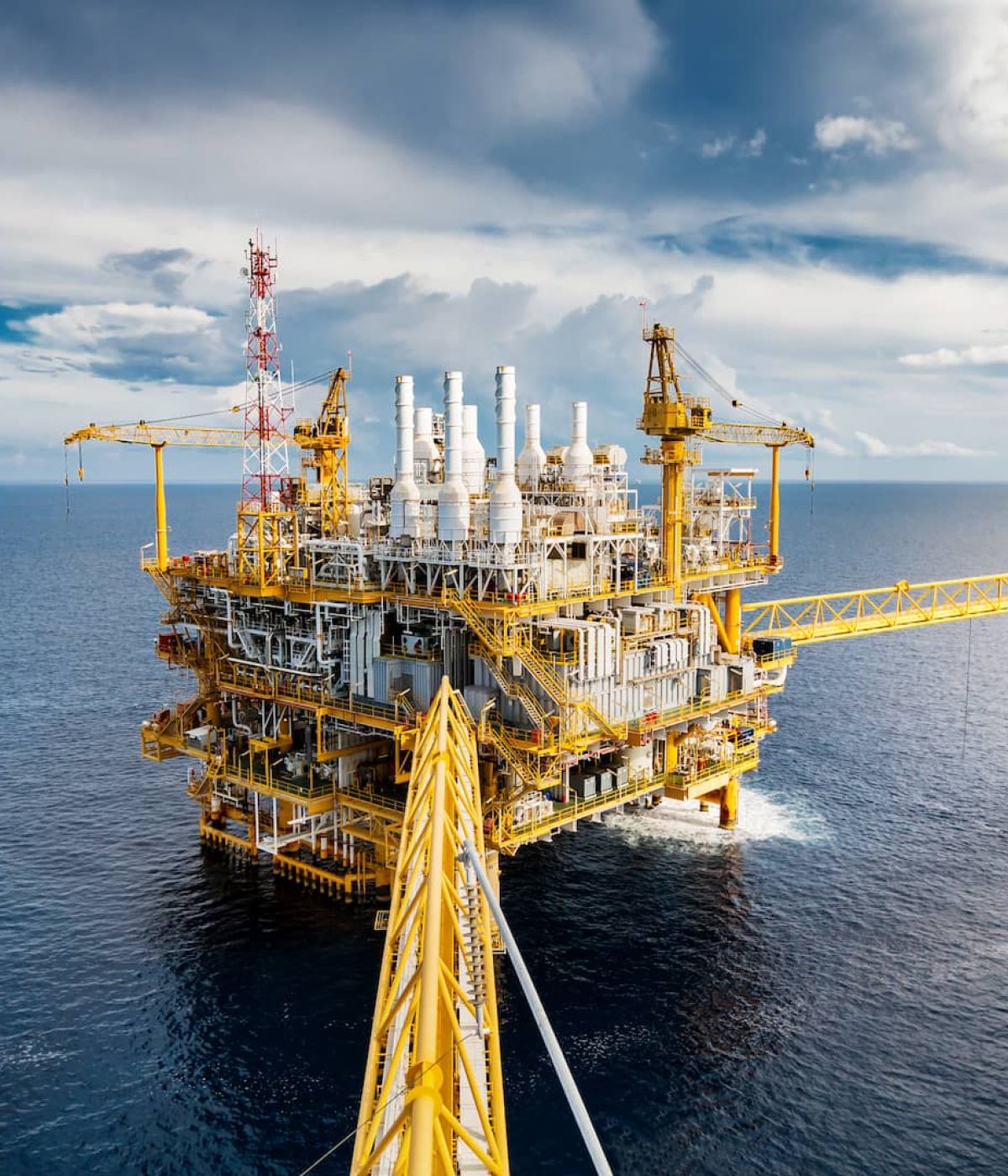 Photographie d'une plateforme de gaz offshore